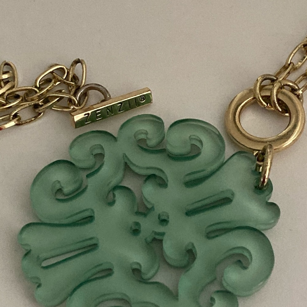 ZENZII Artfully Crafted Quality Statement Necklace - Picture 4 of 7